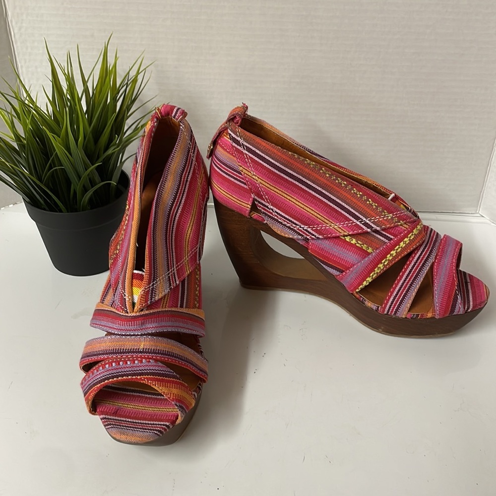 Bucco wedges